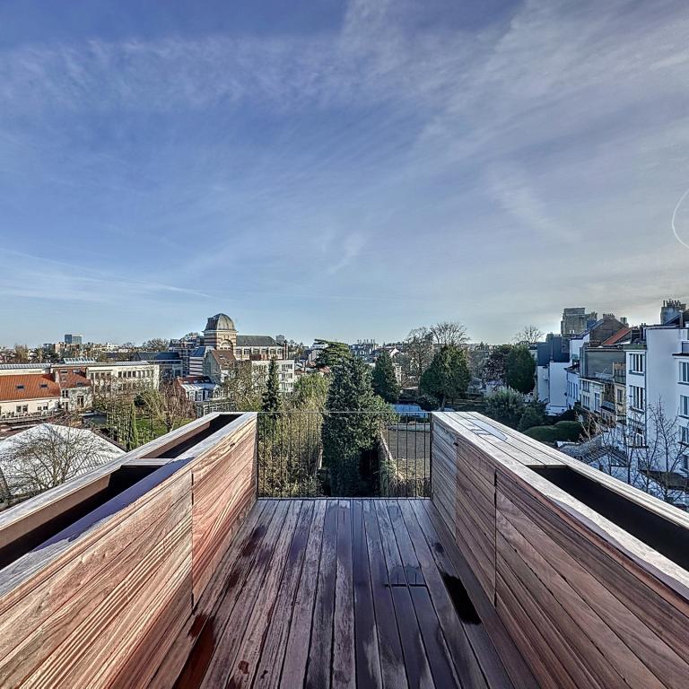 Albert : Somptueux duplex penthouse 3 ch. + terrasse 
