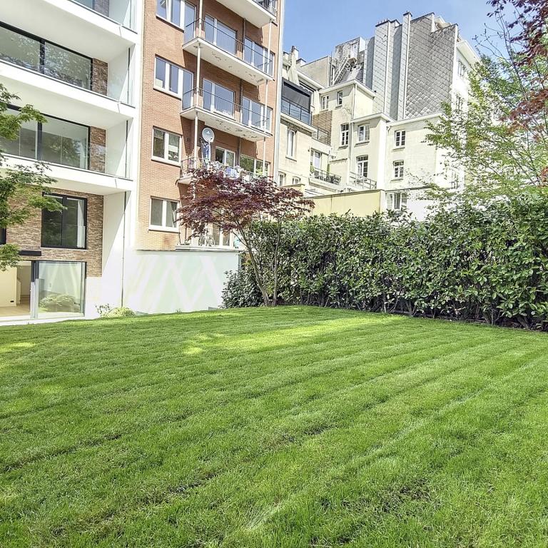 Place Brugmann/Montjoie, appt 3 ch. de standing + jardin