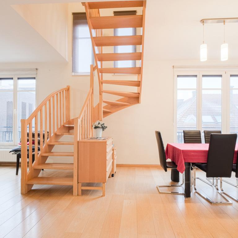 SOUS OFFRE !! Place Brugmann : Splendide duplex 2 chambres et parking