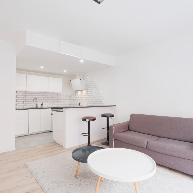 Sous compromis - Quartier Schuman - Lumineux studio rénové