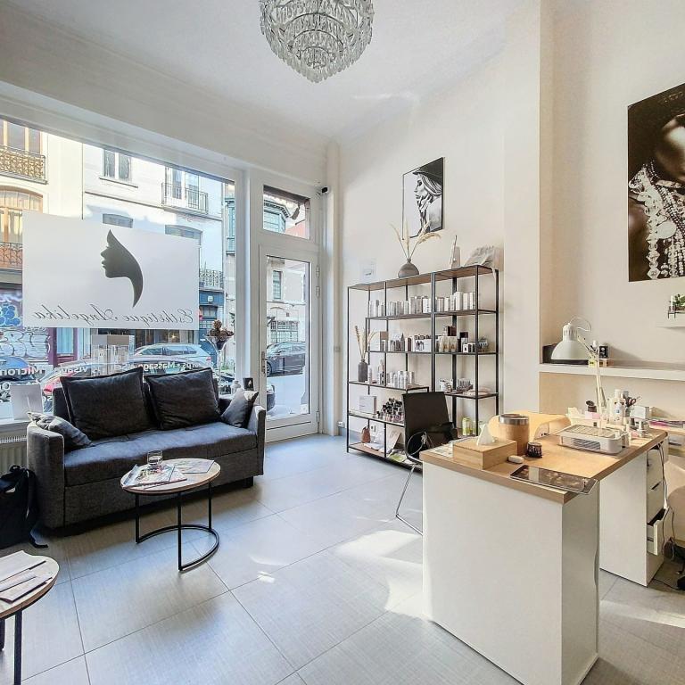 A deux pas de la Place Brugmann, rez-de-chaussée commercial