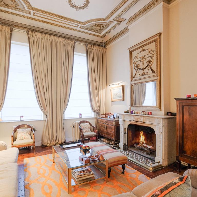 SOUS OFFRE !! Châtelain : Superbe maison de caractère - terrasse & jardin 