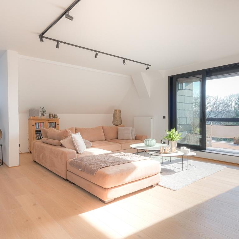 Hamoir : Magnifique penthouse entièrement rénové