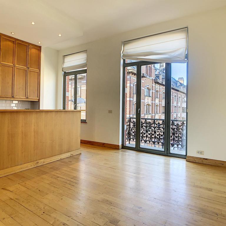 Châtelain : Bel appartement triplex 3 chambres + terrasse