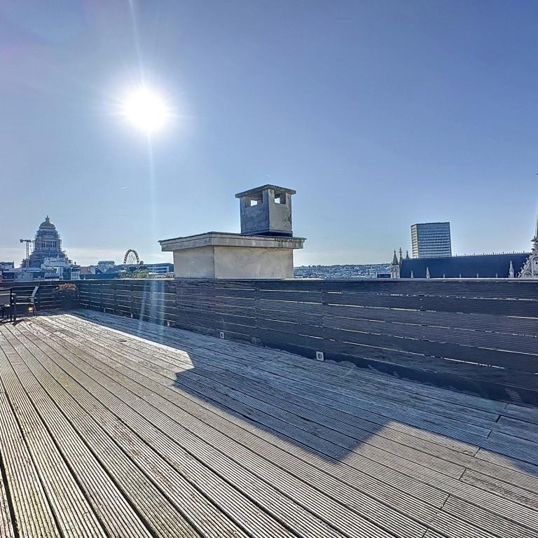 Petit Sablon : Charmant appartement meublé de 2 CH. + balcon