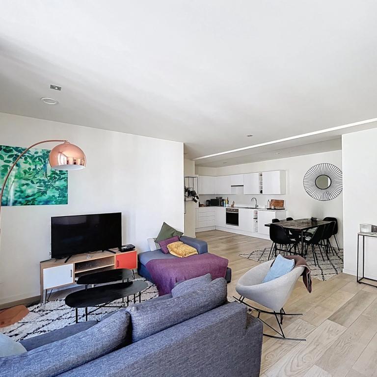 Quartier Européen: Superbe appartement meublé 2 ch +terrasse