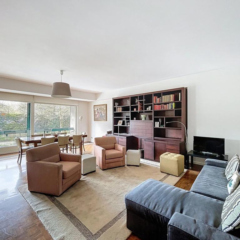 Cinquantenaire : Superbe appartement meublé de 2 chambres