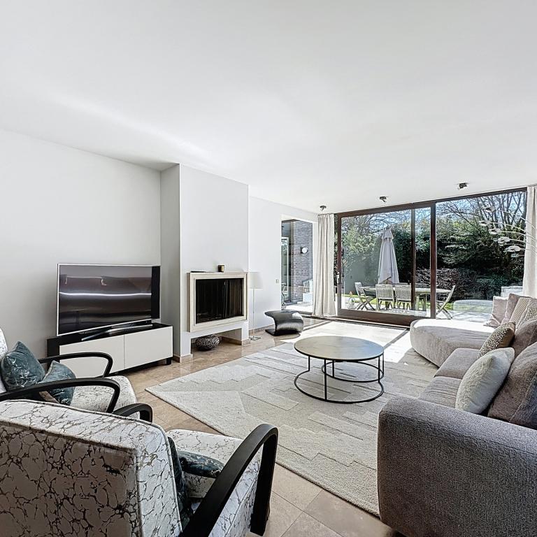 Bosveldweg : Superbe villa avec un vaste jardin + parking