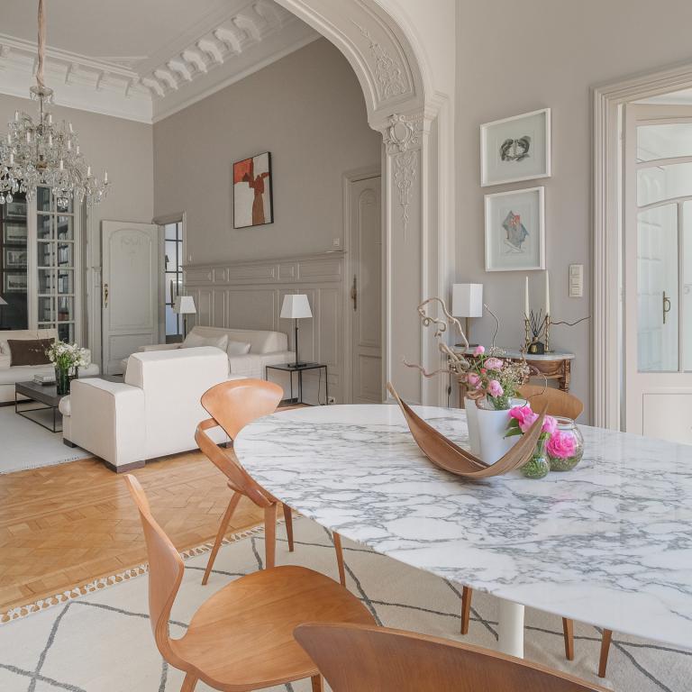 SOUS OFFRE !! Saint-Gilles : Splendide maison 5 chambres + atelier garage