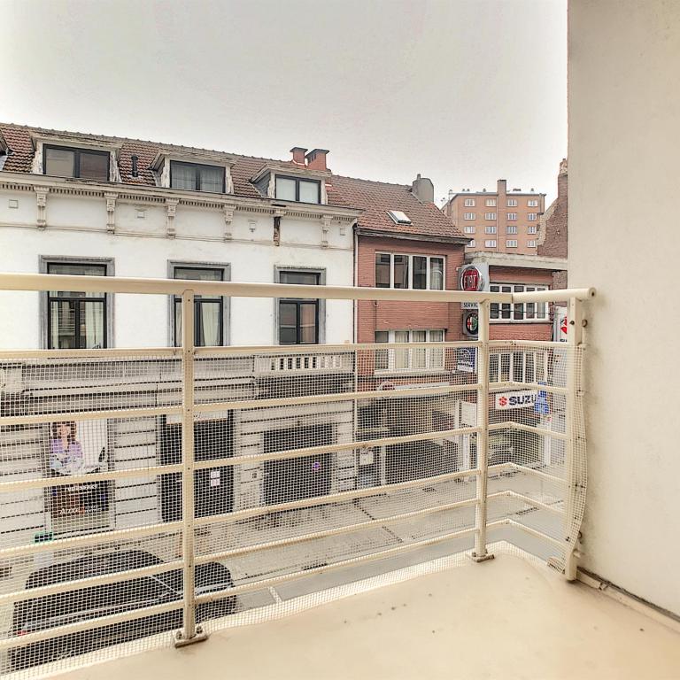 VDK/Churchill : Bel appartement moderne + balcon
