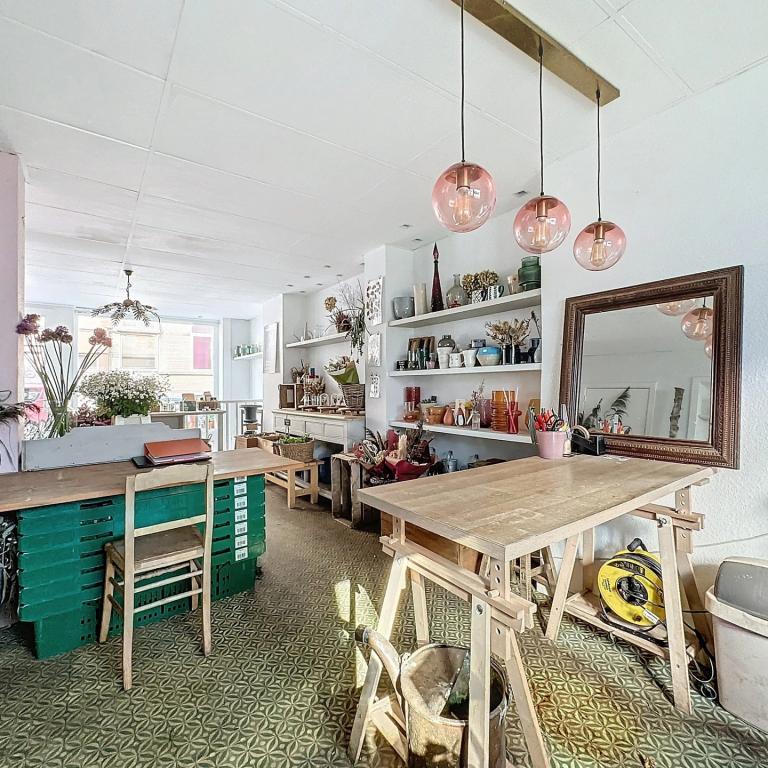 BOONDAEL : Superbe duplex rez-de-chaussée commercial
