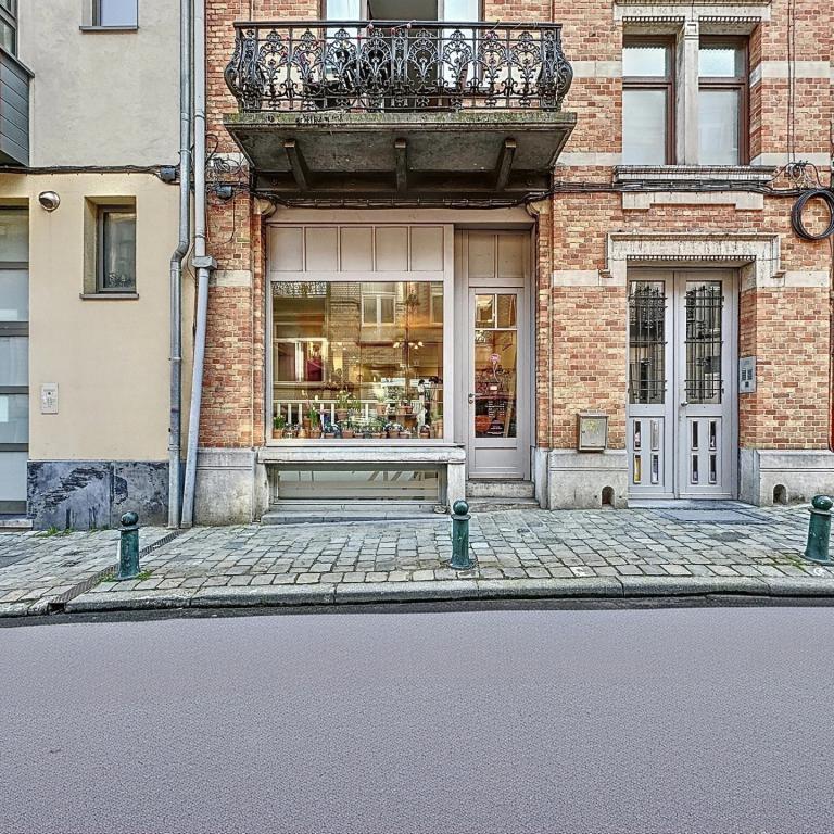 BOONDAEL : Superbe duplex rez-de-chaussée commercial