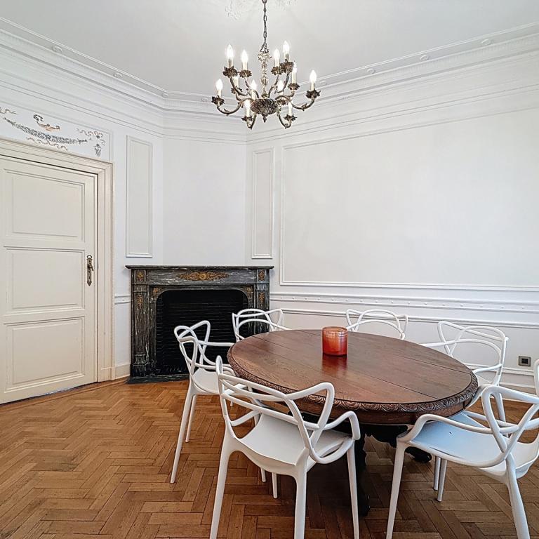 De Crayer : splendide maison de Maître 2 ch meublée