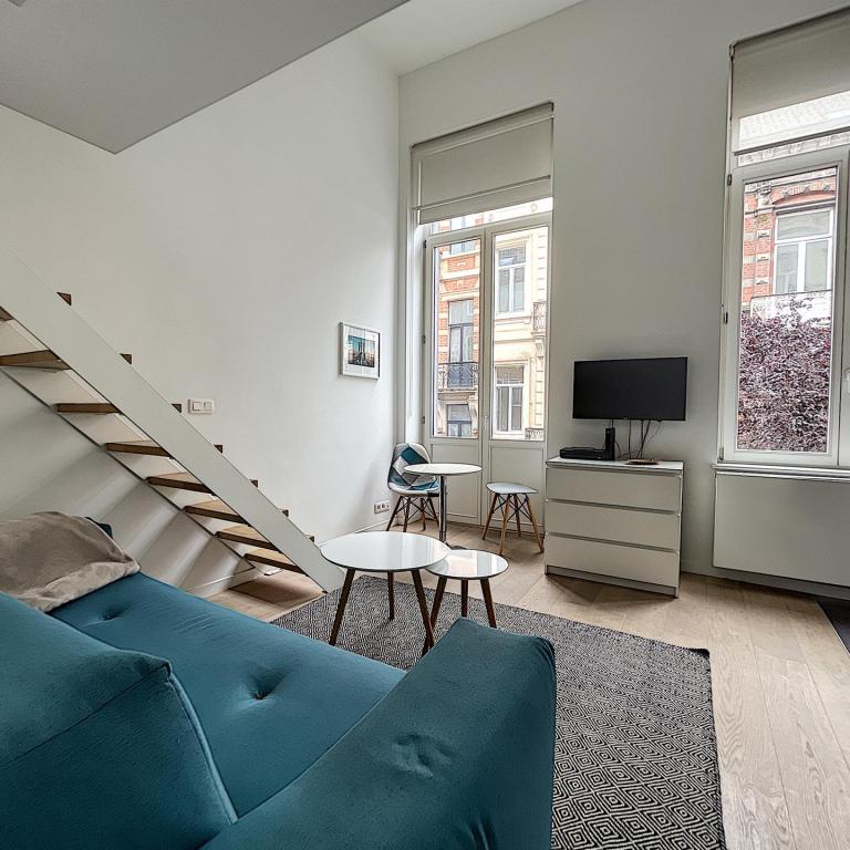 Quartier Louise : Joli flat duplex meublé