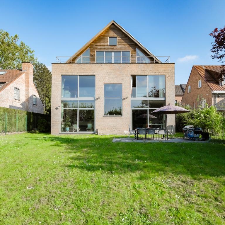 Beersel/Uccle, splendide villa 6 chambres, 4 sdb avec jardin