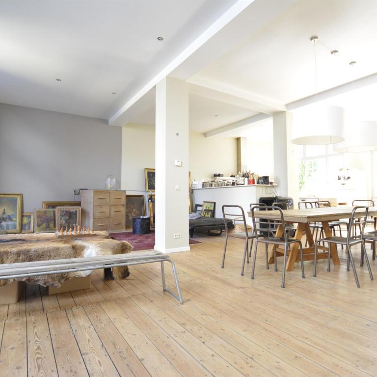 Saint-Gilles : Superbe duplex penthouse de type loft 