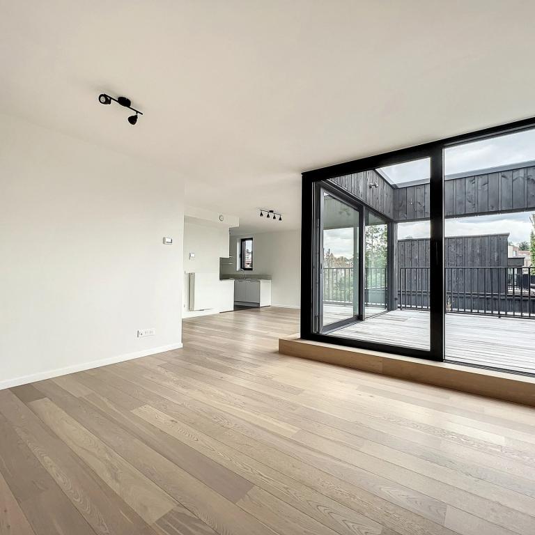 Globe : Penthouse neuf 2 chambres + terrasse + parking