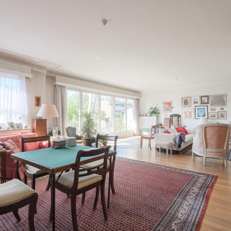 Longchamps : Magnifique appartement 2 ch, terrasses & garage