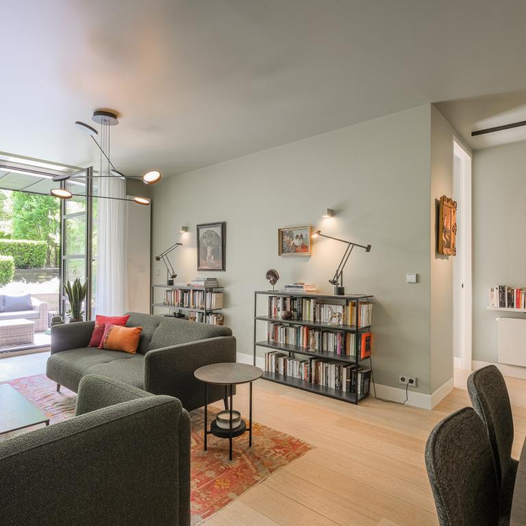 Cambre : bel apt moderne 2 ch grand jardin ouest