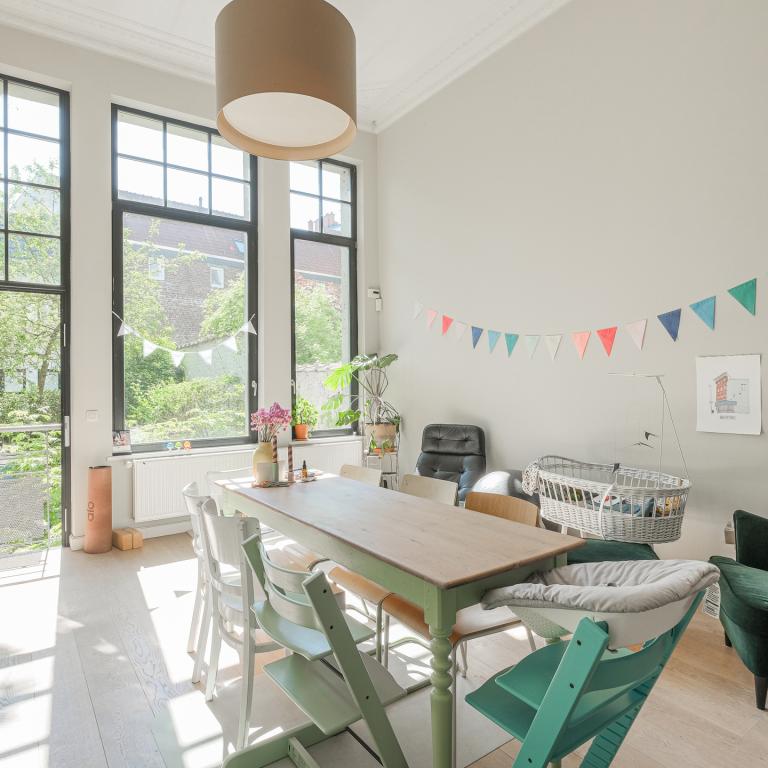 Châtelain:  Magnifique duplex rez-de-chaussée avec jardin