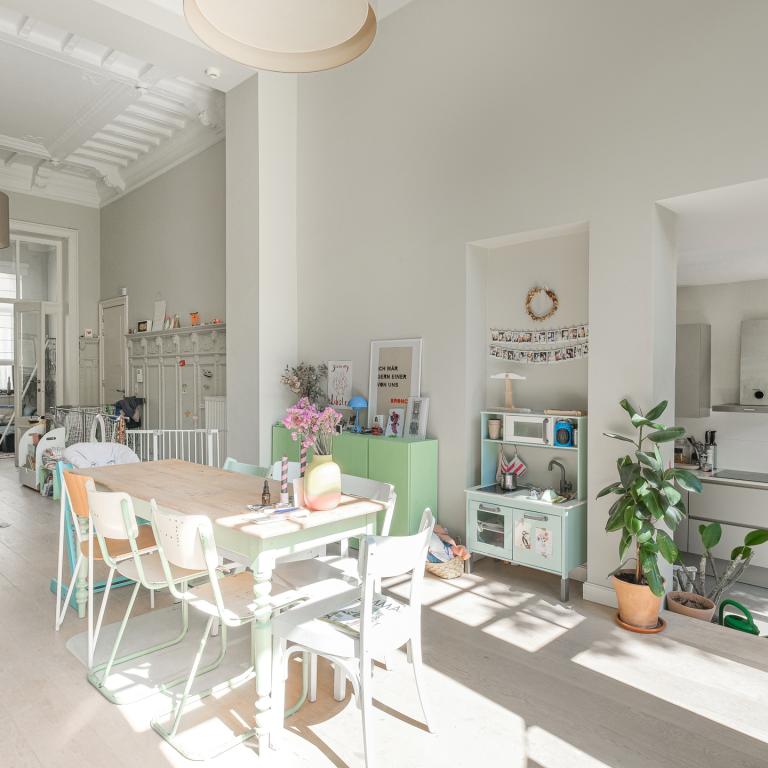 Châtelain:  Magnifique duplex rez-de-chaussée avec jardin