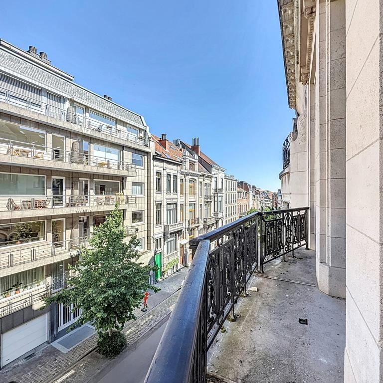 Louise/Etangs Ixelles : Superbe appartement 1 CH. meublé