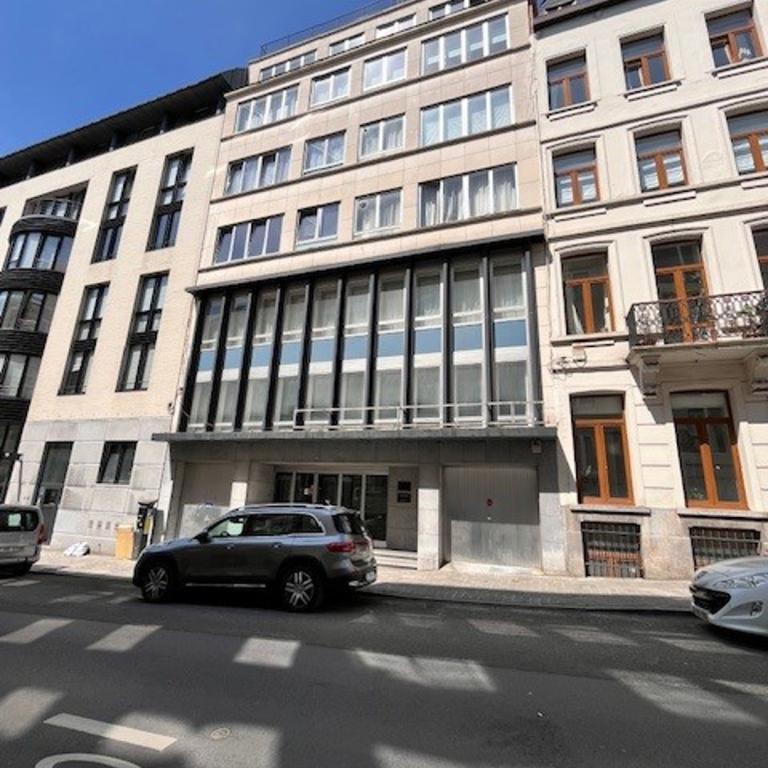 Place des Barricades, 4 emplacements de parking intérieur à vendre