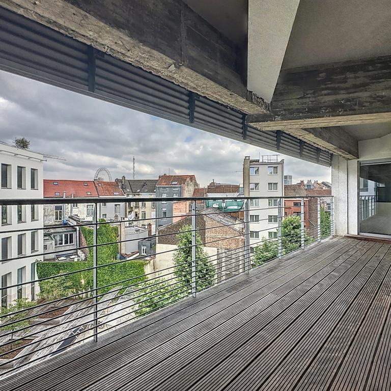 Saint-Gilles : Magnifique loft non meublé + terrasse