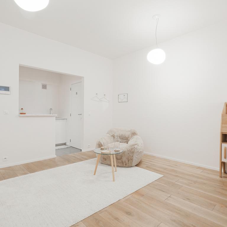  Brugmann Messidor : Rdc 2 chambres + bureau, usage prof lib