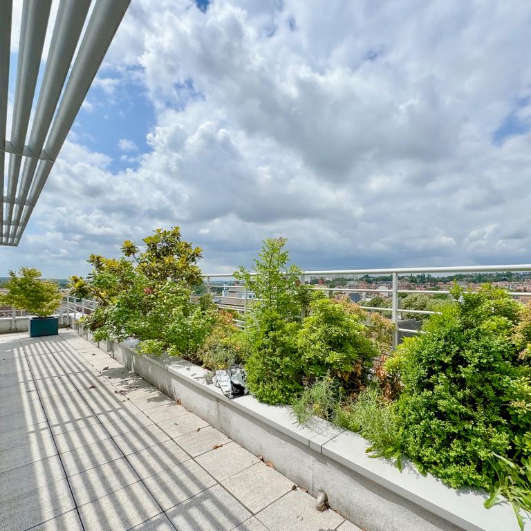 Brugmann : Magnifique duplex penthouse 5 chambres + garage