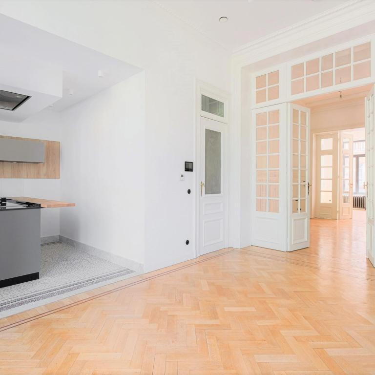 Quartier Européen : Somptueux duplex 3 chambres avec jardin 