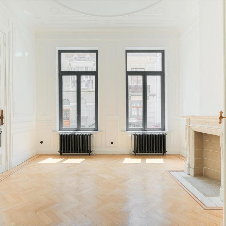 Quartier Européen : Somptueux duplex 3 chambres avec jardin 