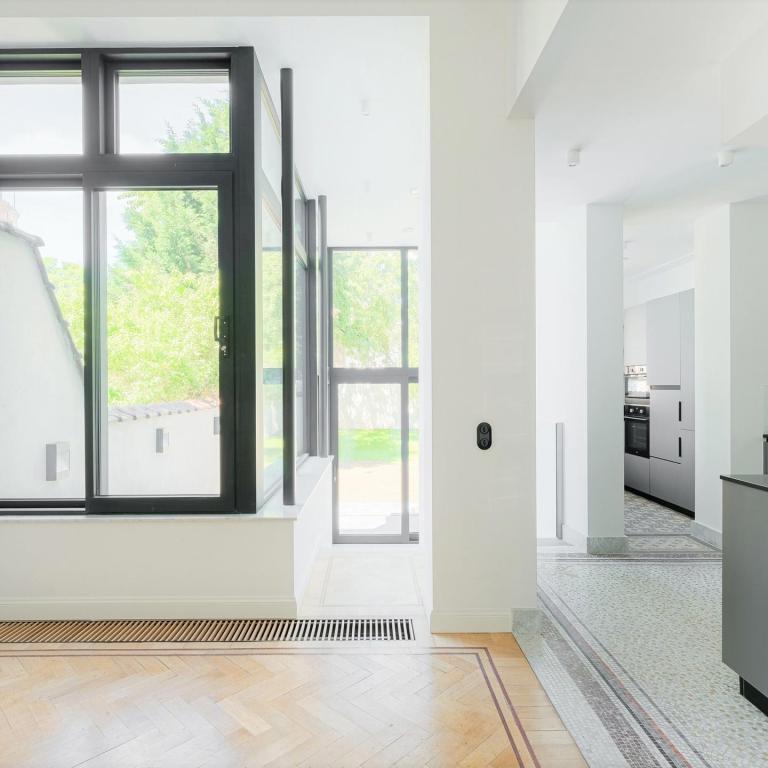 Quartier Européen : Somptueux duplex 3 chambres avec jardin 