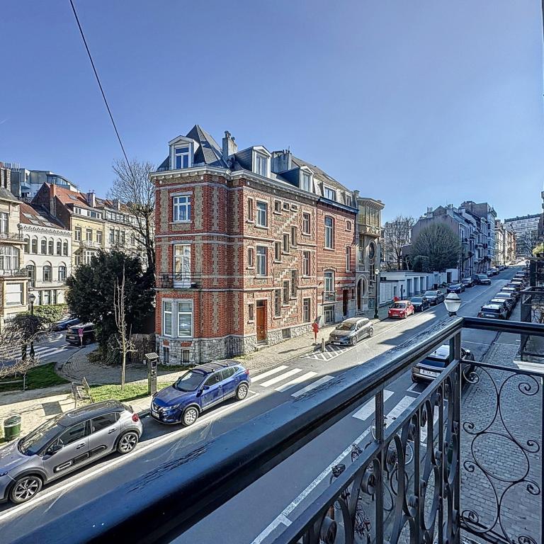Etangs d'Ixelles : Magnifique appartement 2 chambres +balcon