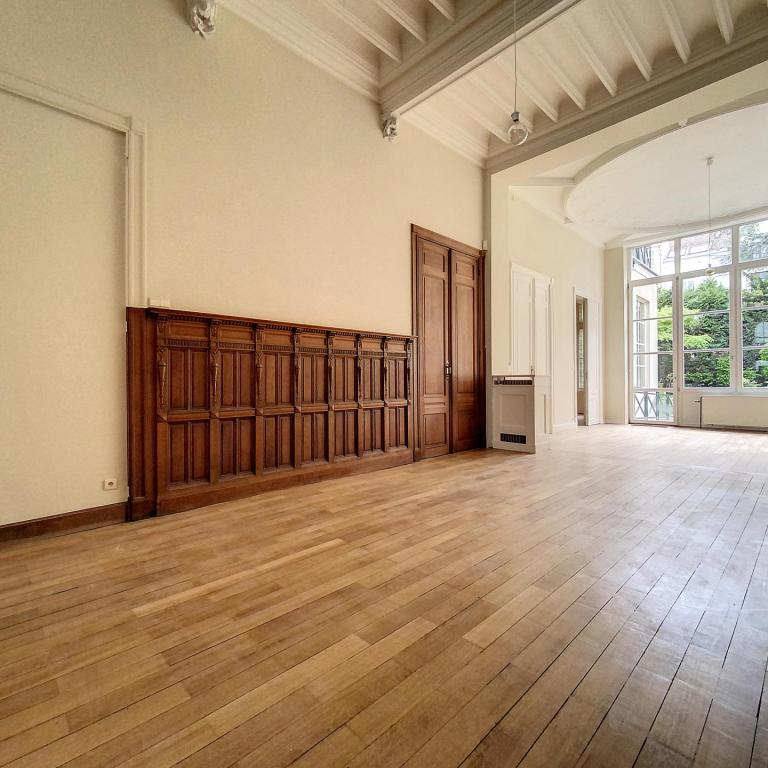Châtelain/Stéphanie : Superbe duplex rdc avec jardin rénové