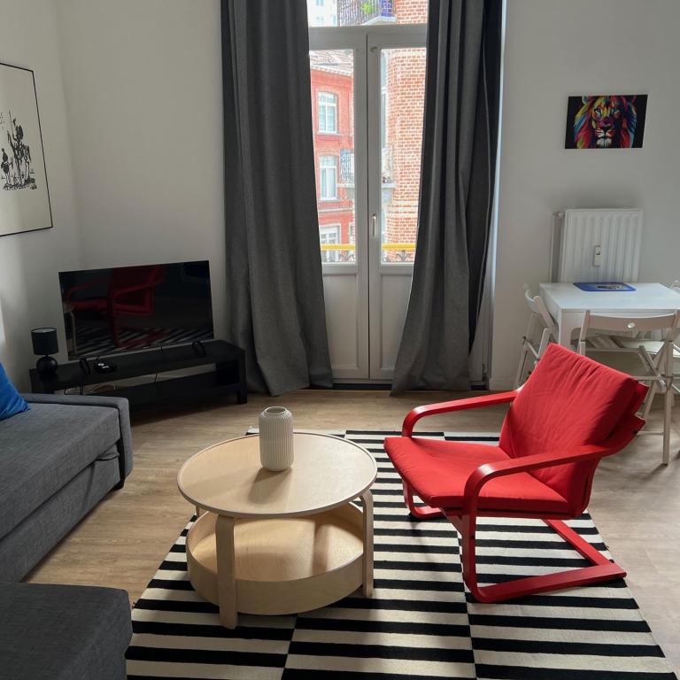 Quartier Européen: Bel appartement 1 chambre meublé + balcon