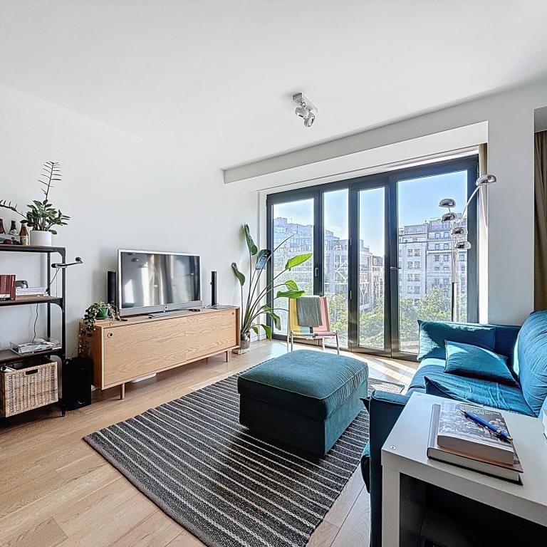 Boulevard de Waterloo : Magnifique appartement meublé 