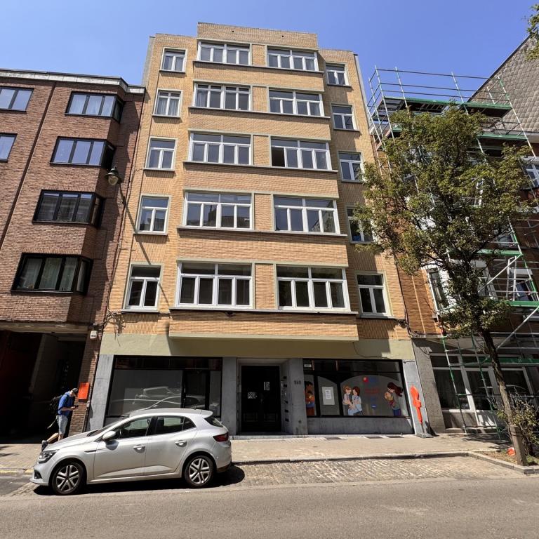 Molière/Alsemberg, ravissant appartement 2ch  rénové