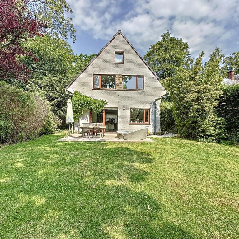 Dieweg : Superbe villa avec un grand jardin et garage