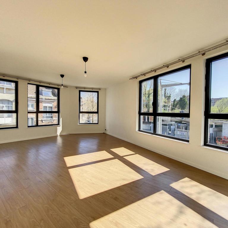 Triomphe : Bel appartement 2 chambres un immeuble récent