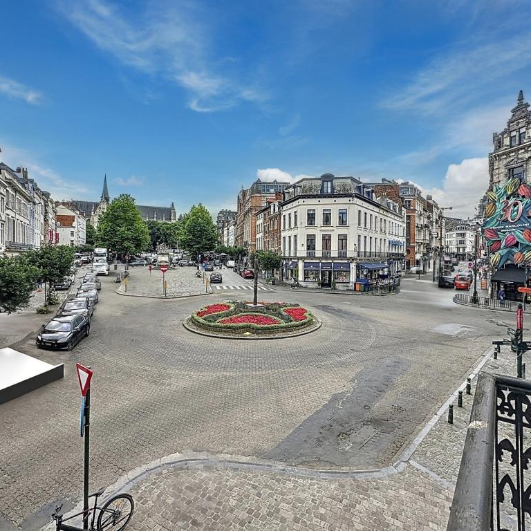 Sablon : Super studio avec balcon