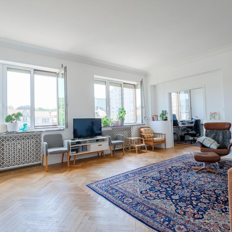 Cambre/ Etoile: Magnifique appartement 2 chambres + bureau 