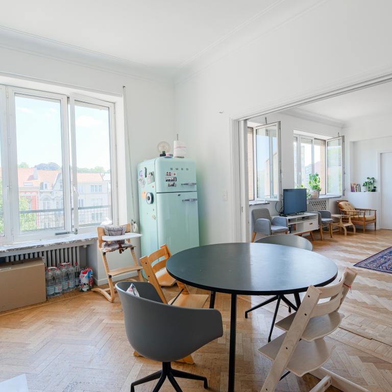 Cambre/ Etoile: Magnifique appartement 2 chambres + bureau 