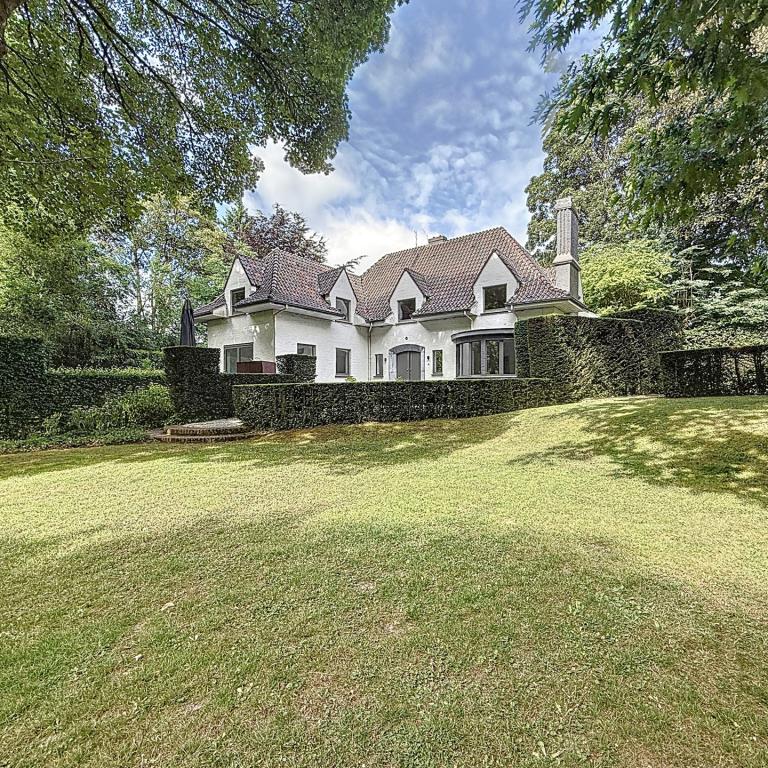Hulpe/BDC : Magnifique villa 5 chambres terrain de 35 ares