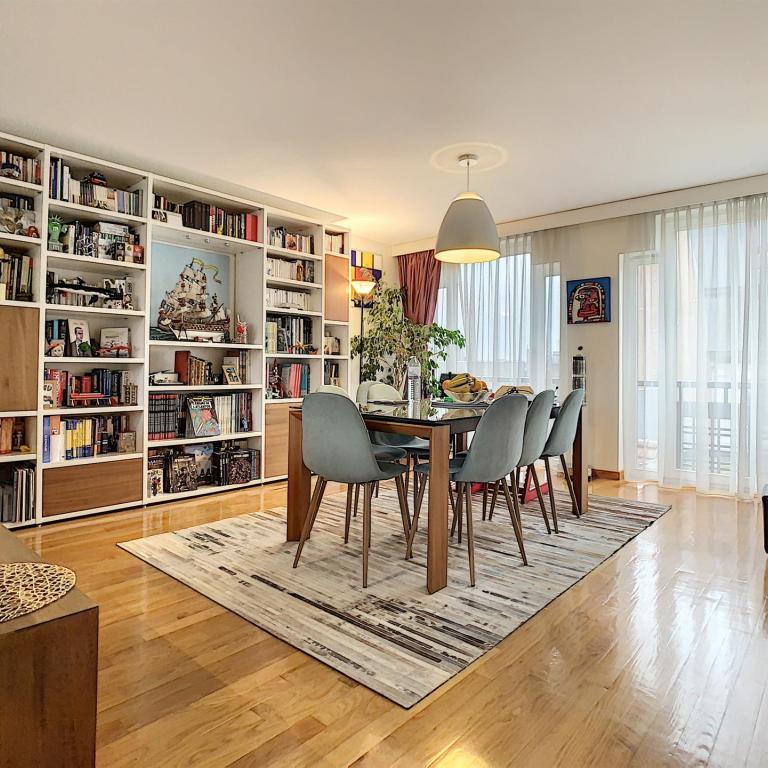 Sablon : Appartement Triplex 3 chambres + terrasse & parking