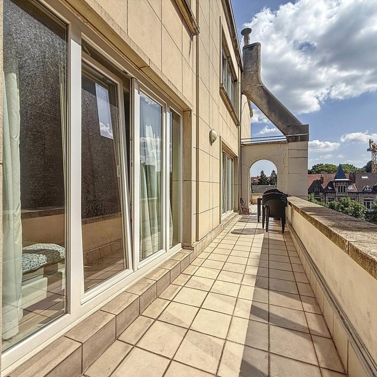 Churchill/BDC : Superbe appartement 4 chambres + terrasse
