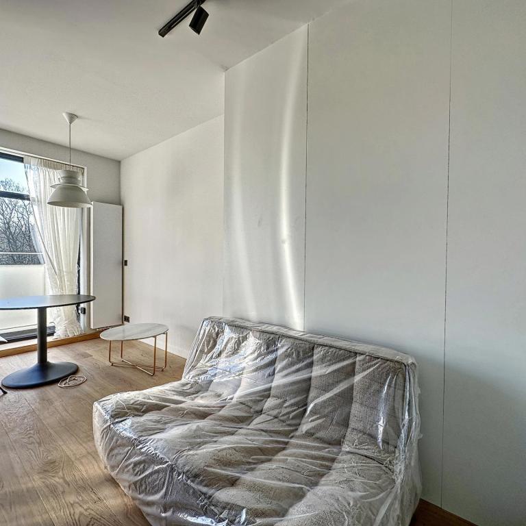 Châtelain / Washington : Bel appartement meublé + terrasse