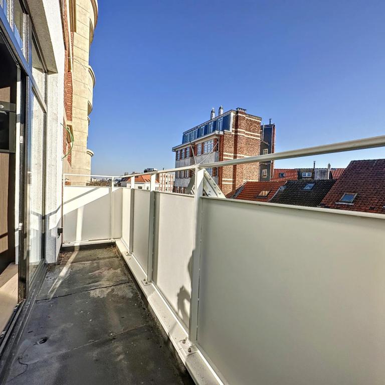 Châtelain / Washington : Bel appartement meublé + terrasse