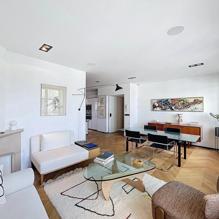 Pl. Monnaie : Superbe appartement 1chambre meublé
