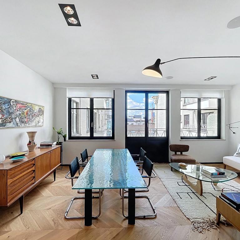 Pl. Monnaie : Superbe appartement 1chambre meublé